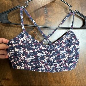 Women’s Size L Crane cross back convertible sports bra ruched center